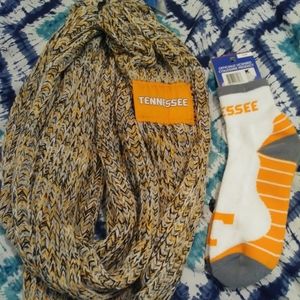 Tennessee Vols infinity scarf and socks NWT